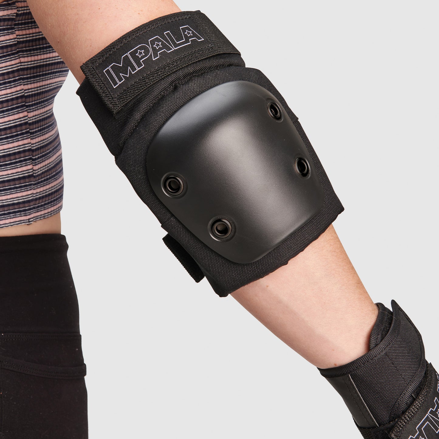 Impala Adult Protective Pack - Black